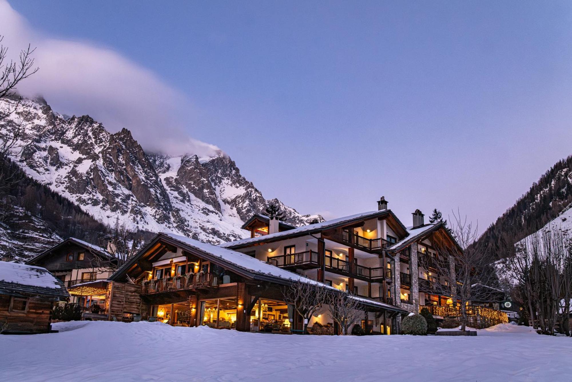 Auberge De La Maison Courmayeur Exterior foto