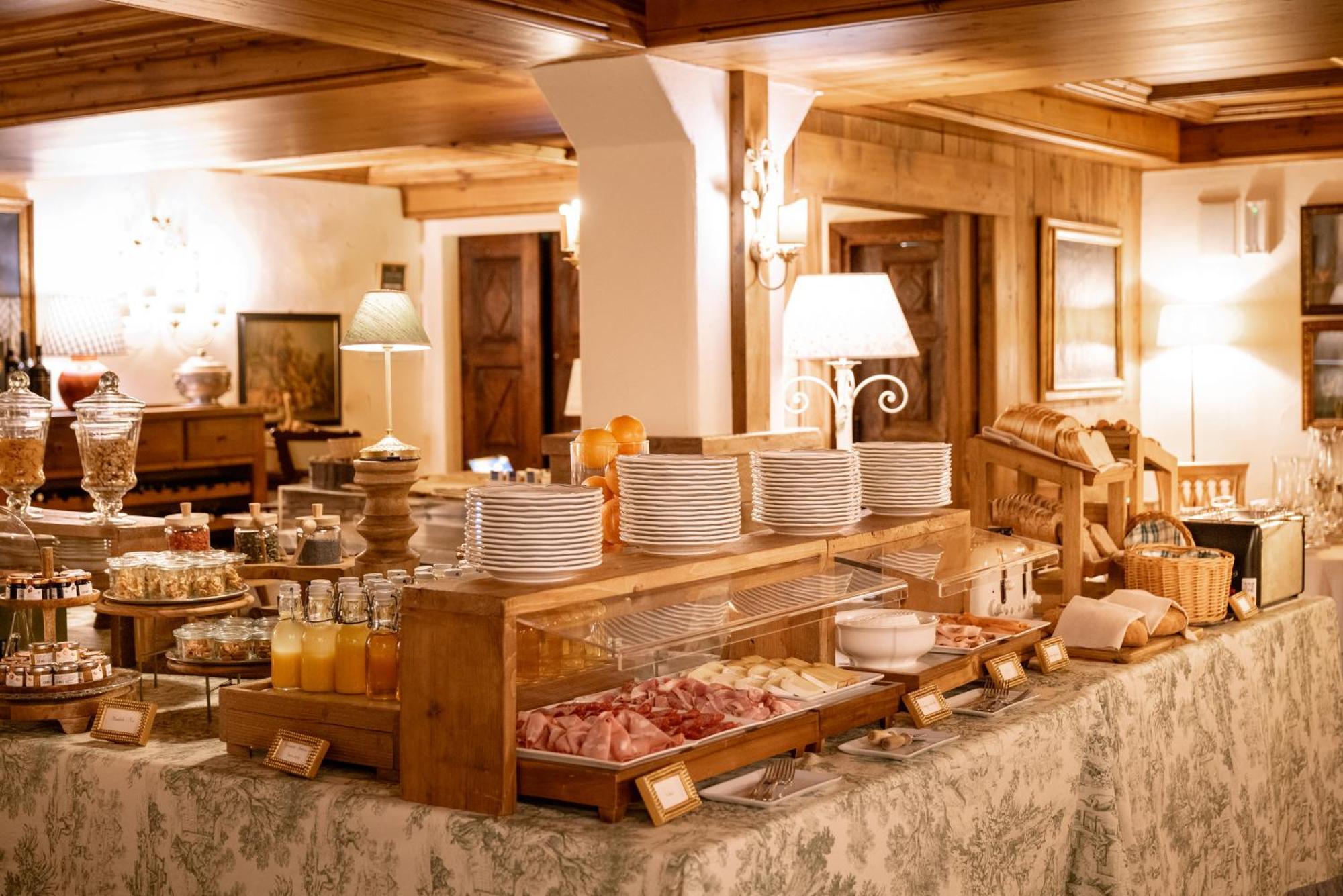 Auberge De La Maison Courmayeur Exterior foto
